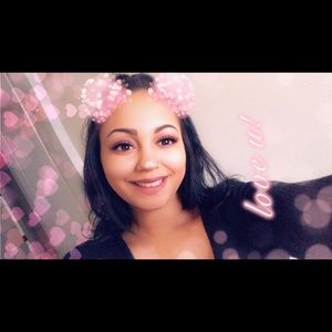 Meet your Posher, Chanel